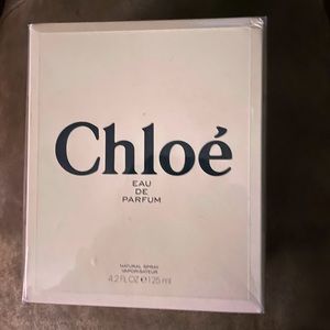 Brand New
Unopened 
Chloe Perfume Eau De Parfum 4.2 oz